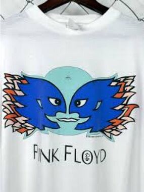 Original 11994 Pink Floyd Tour Graphic Tee with Blue Bird Motif